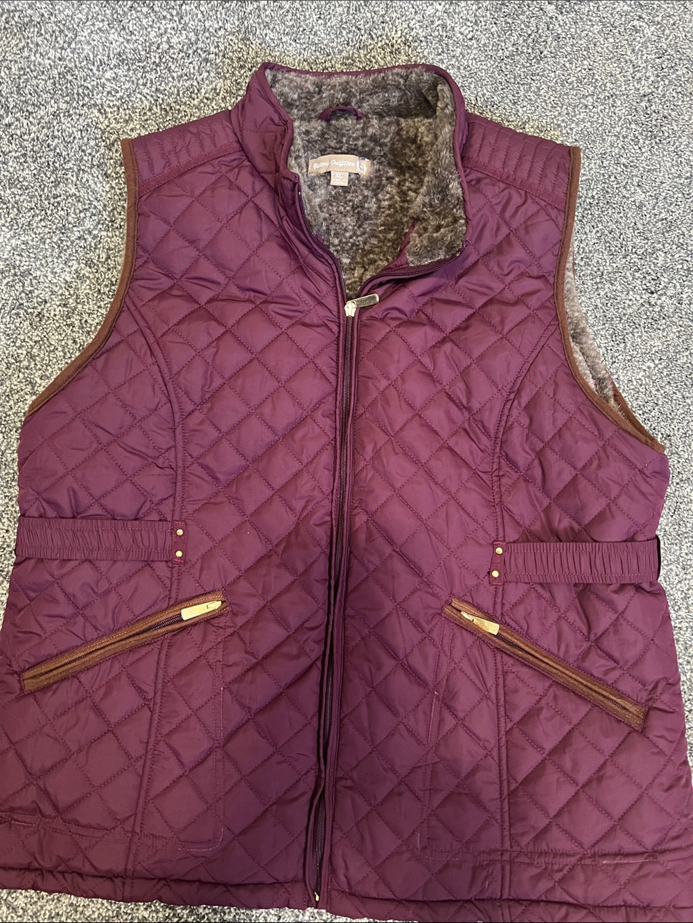 Quilted Plum Sleeveless Vest with Faux-Fur Lining